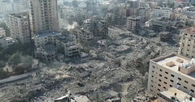 ধ্বংসস্তূপে পরিণত হয়েছে গাজা উপত্যকা